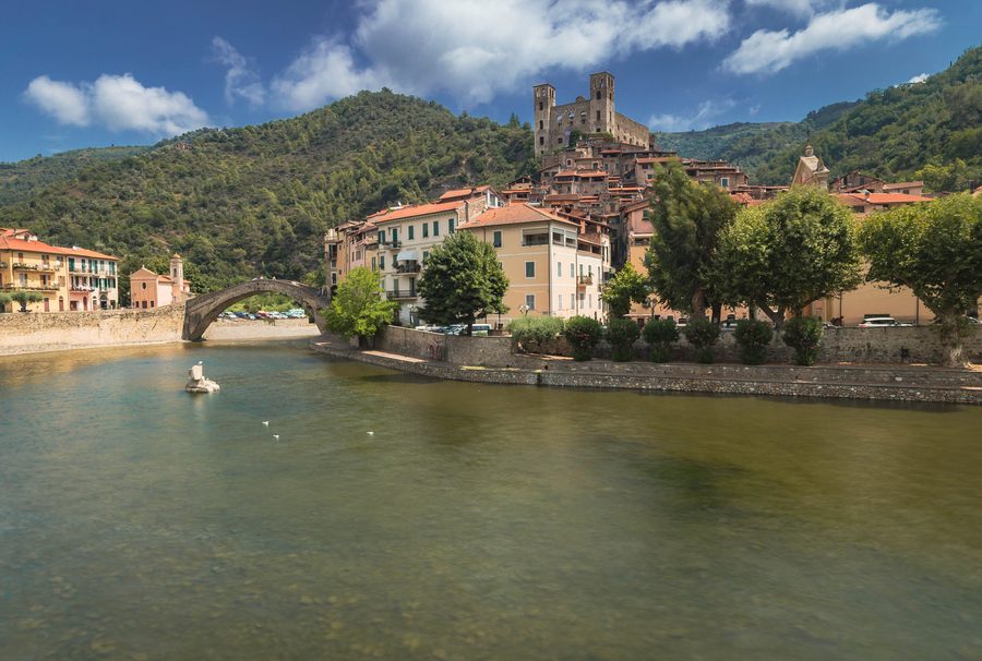 Castello dei Doria над Дольчеаква