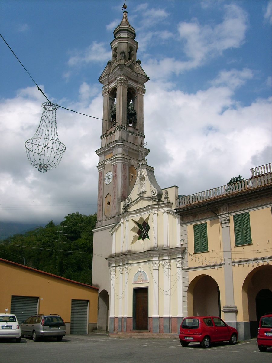 Церковь Sant’Anna в фракции Ferrada в Moconesi в Лигурии