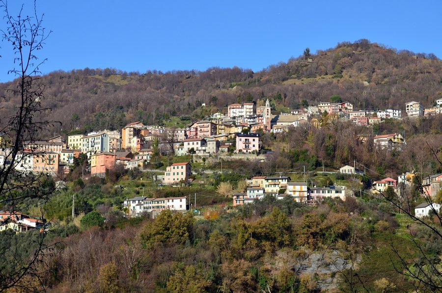 Панорама Усьо в Лигурии