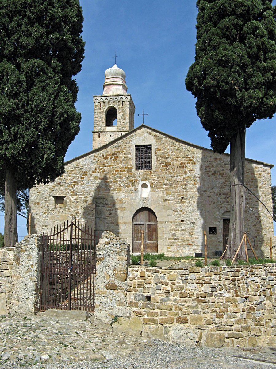 Романская церковь Sant’Antonio возле Costarainera в Лигурии