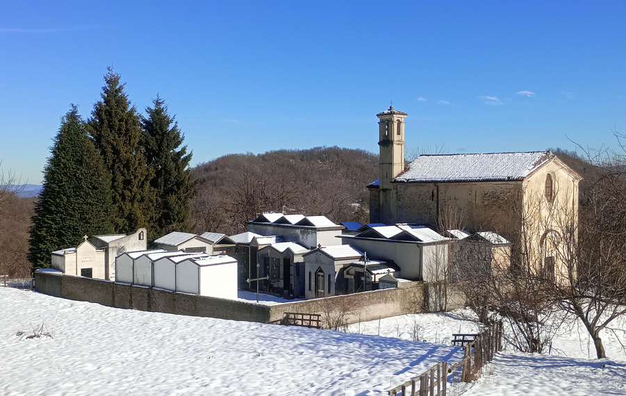 Кладбище и Oratorio della Santissima Annunziata в Biestro у Pallare