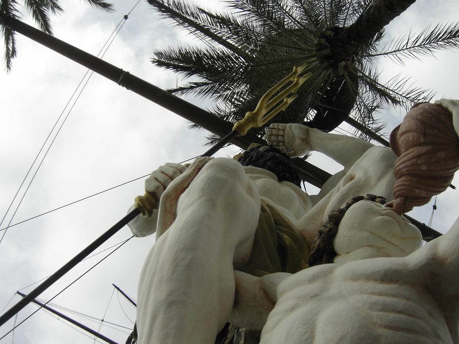 Музейный корабль Il Galeone Neptune в Старом порту Генуи