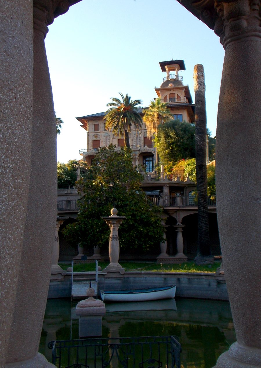 Villa Grock в Империи